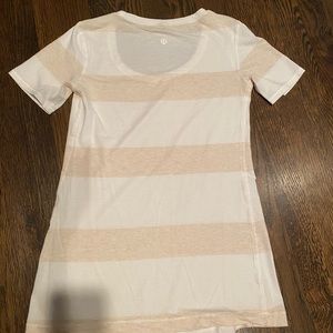 Lululemon scoop neck Tee size 4